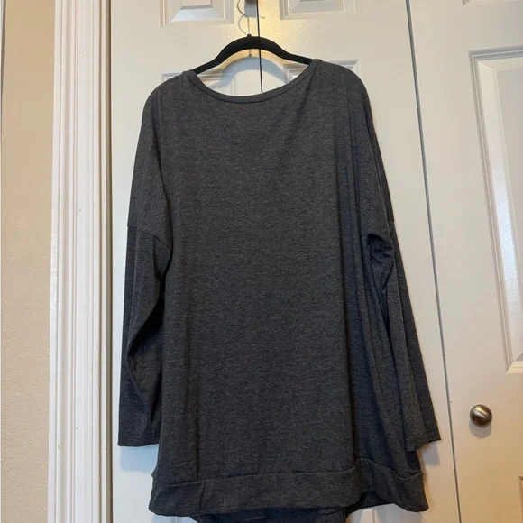Grey Long Sleeve Tunic Top – Women’s XL – Side Button Detail - Picture 3 of 4